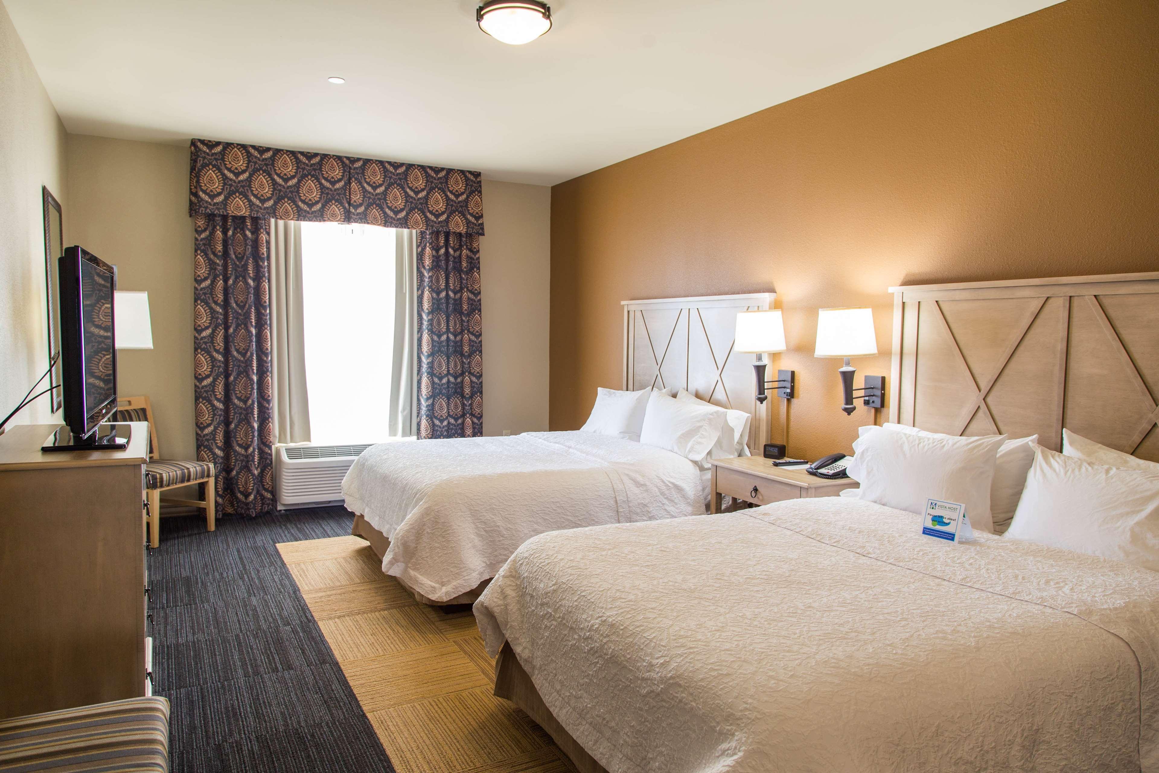 Hampton Inn & Suites Dodge City Boot Hill Casino Екстер'єр фото