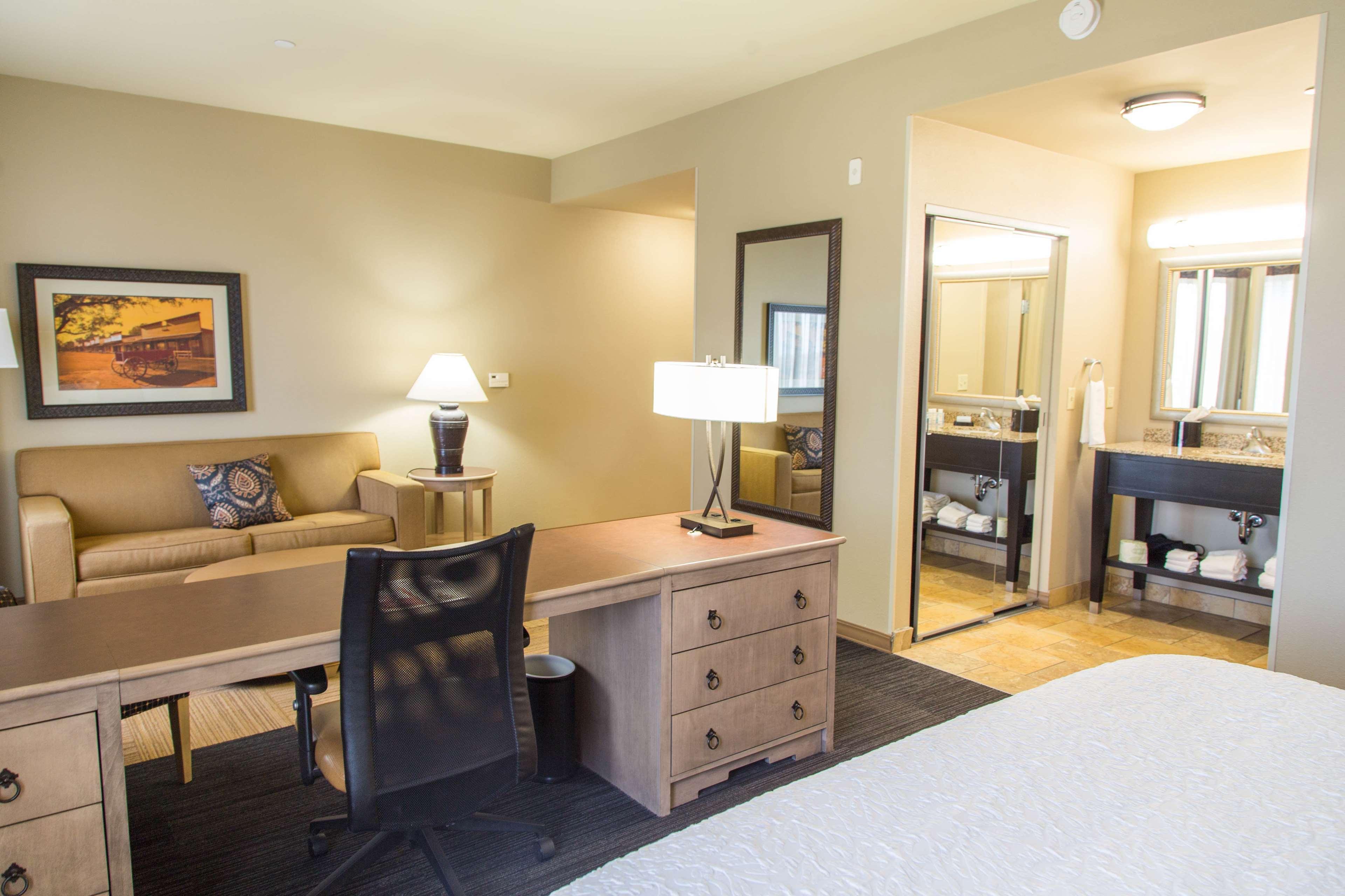 Hampton Inn & Suites Dodge City Boot Hill Casino Екстер'єр фото