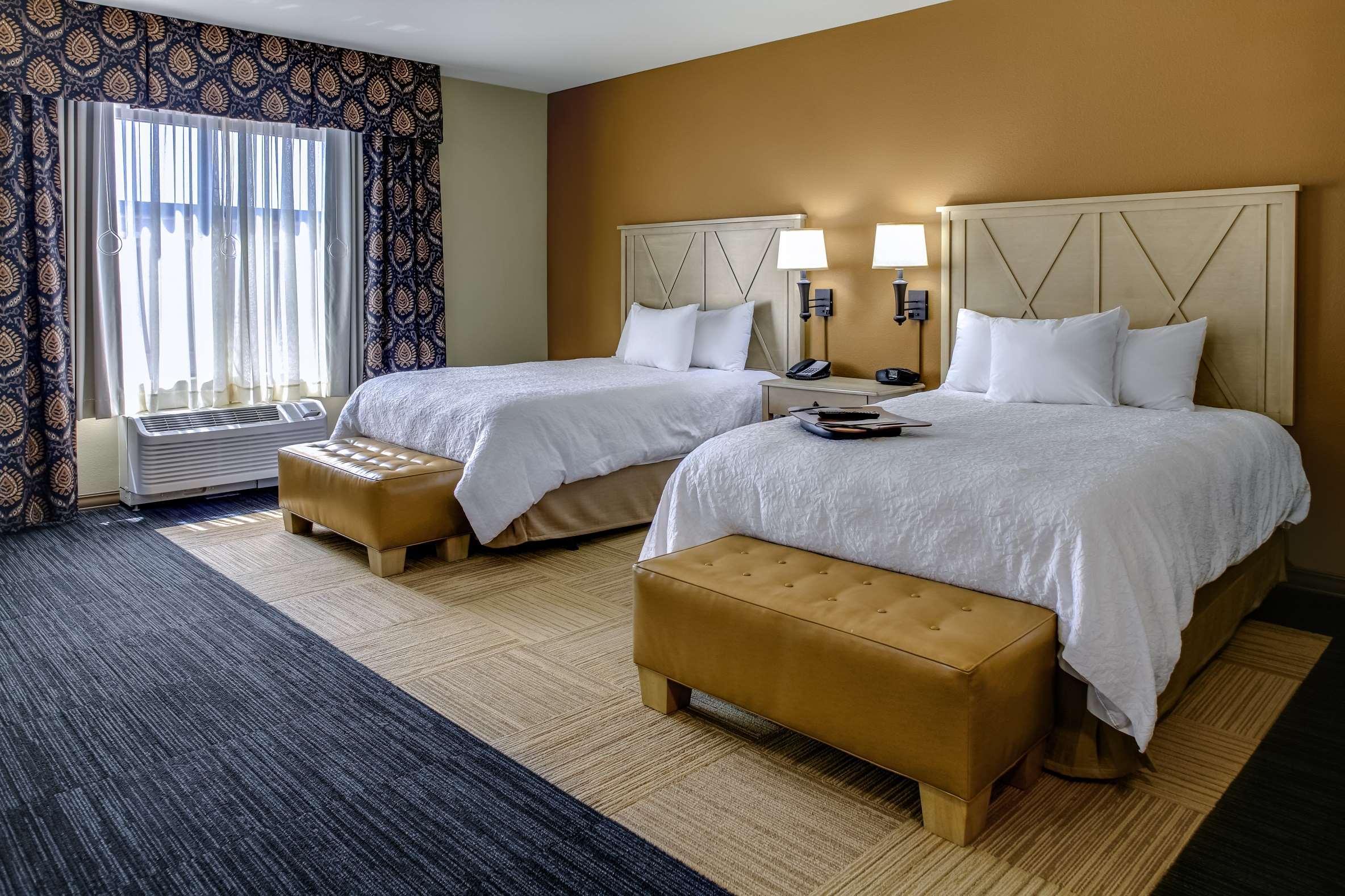 Hampton Inn & Suites Dodge City Boot Hill Casino Екстер'єр фото