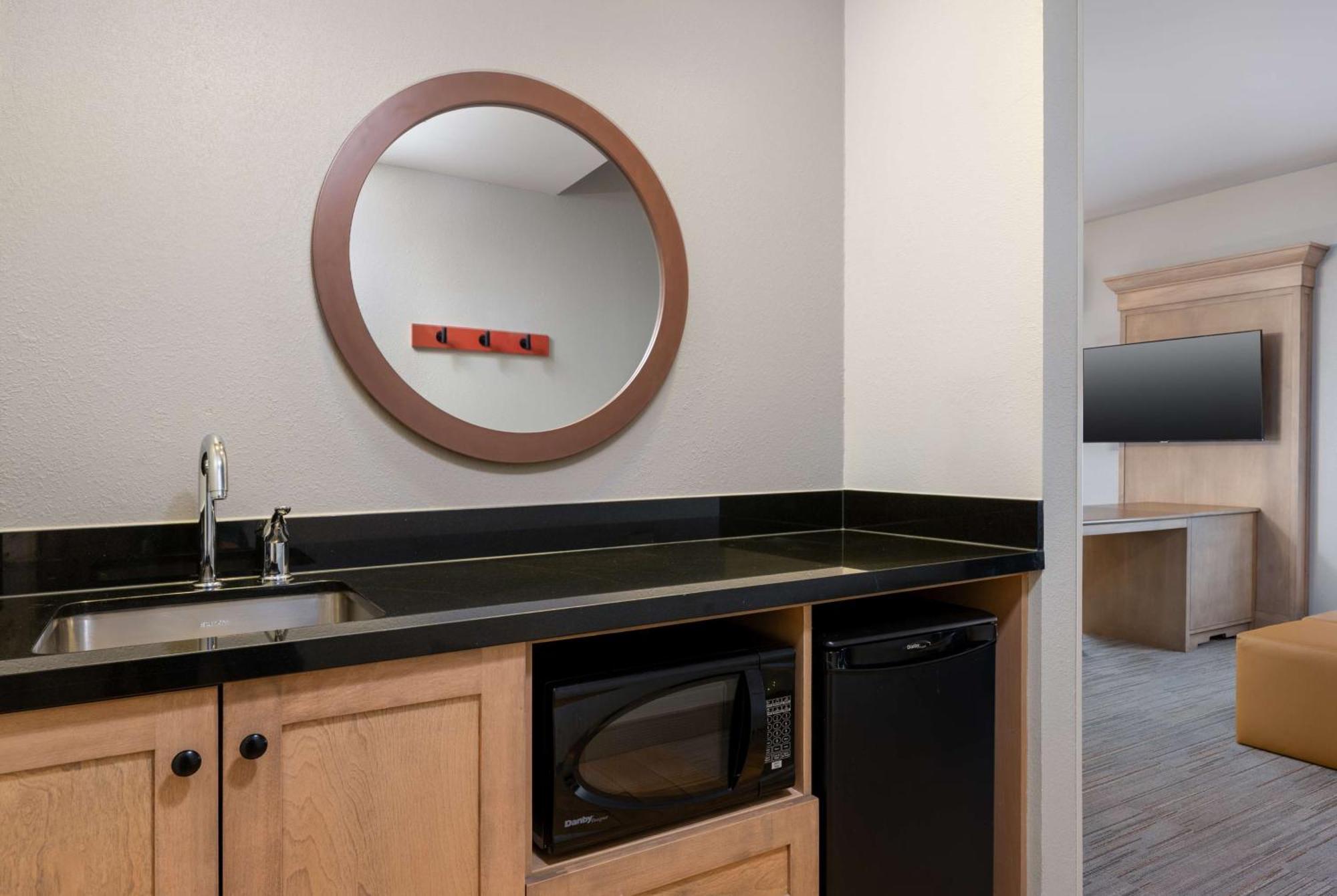 Hampton Inn & Suites Dodge City Boot Hill Casino Екстер'єр фото