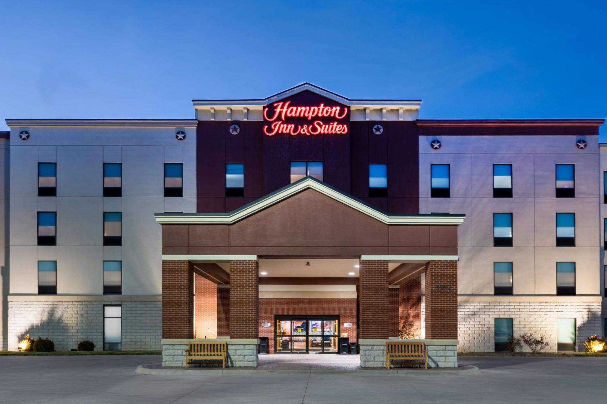 Hampton Inn & Suites Dodge City Boot Hill Casino Екстер'єр фото