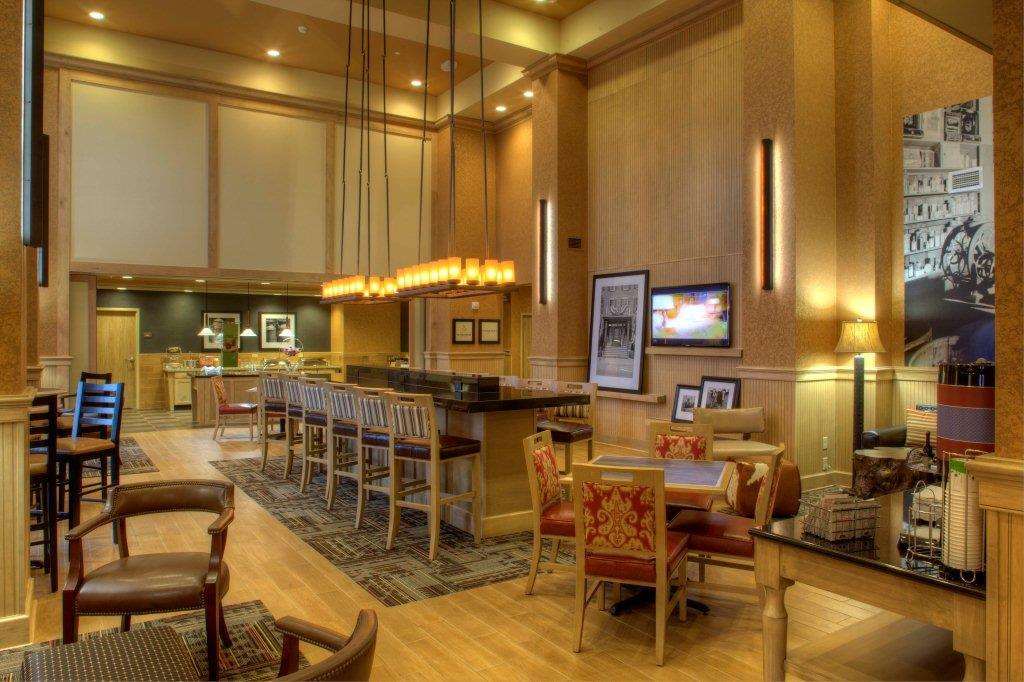 Hampton Inn & Suites Dodge City Boot Hill Casino Ресторан фото